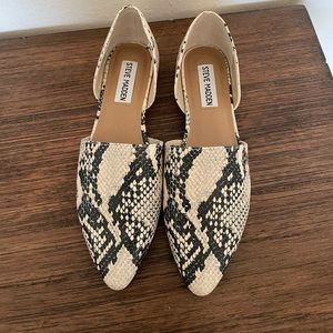 Brand new! Steve Madden Talent Snakeskin flats. Worn inside to try on.